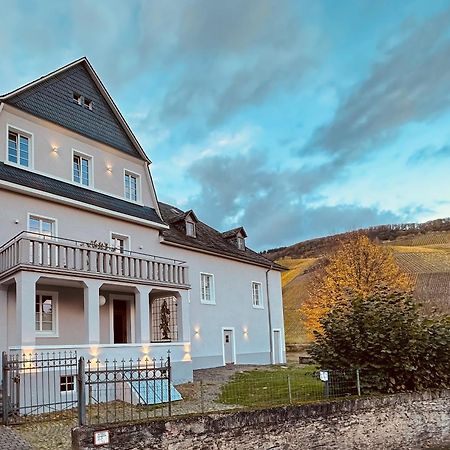 Gut Foersterlay - Exklusive Boutique Apartments Im Historischen Winzerhaus Direkt An Der Mosel Lösnich Eksteriør billede