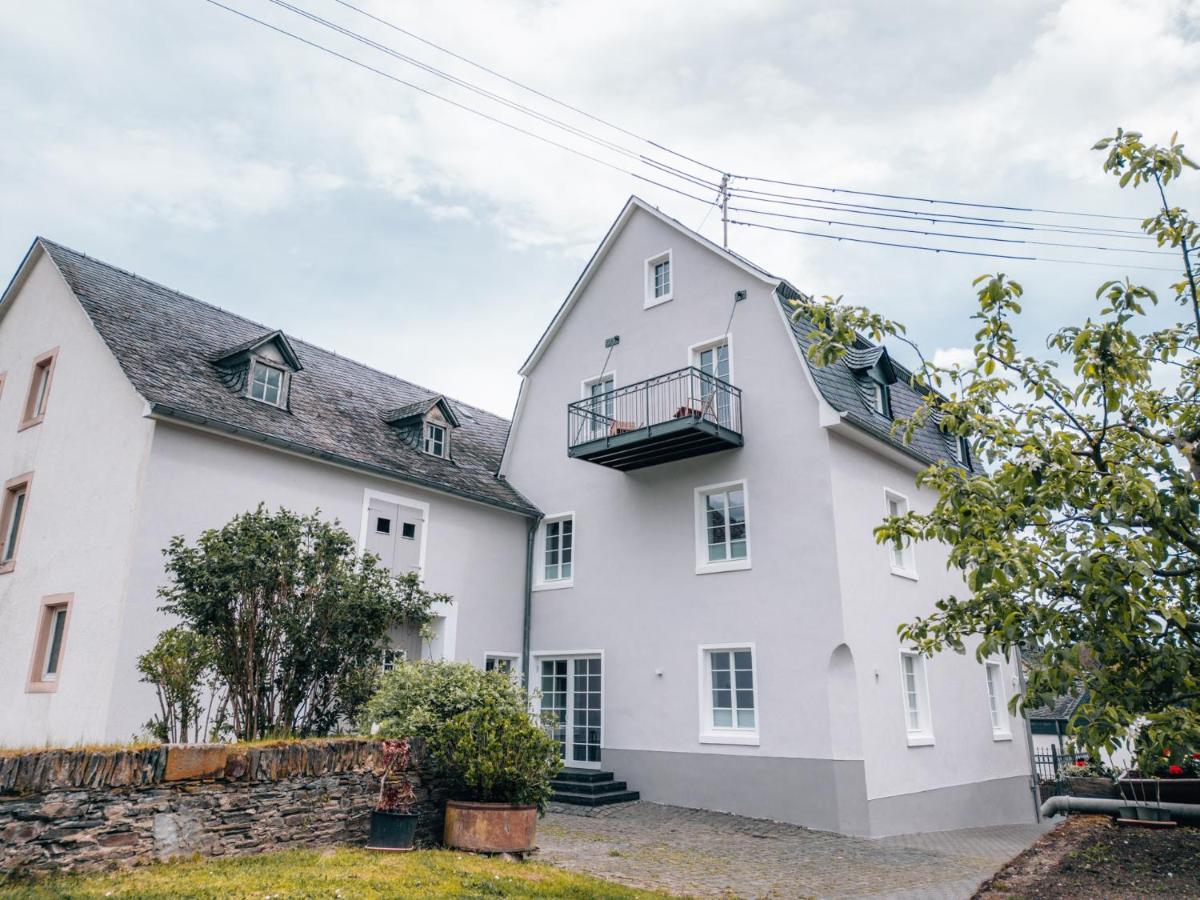 Gut Foersterlay - Exklusive Boutique Apartments Im Historischen Winzerhaus Direkt An Der Mosel Lösnich Eksteriør billede