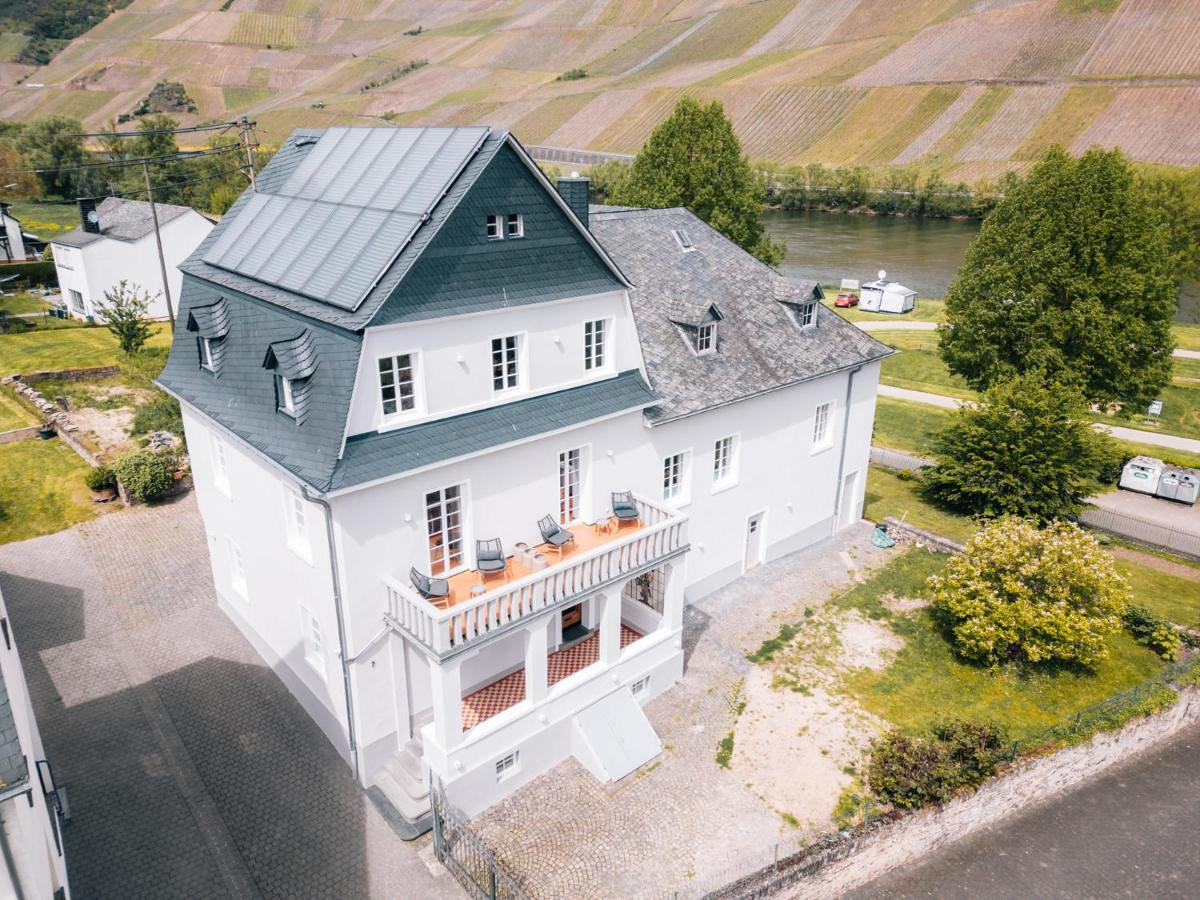 Gut Foersterlay - Exklusive Boutique Apartments Im Historischen Winzerhaus Direkt An Der Mosel Lösnich Eksteriør billede