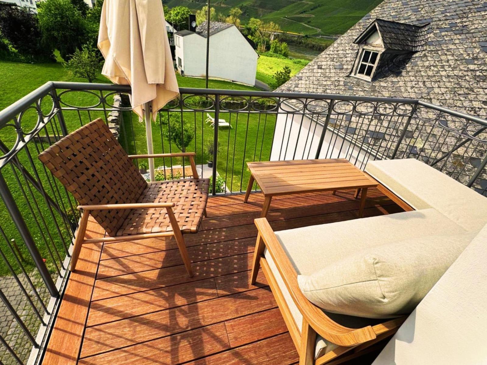 Gut Foersterlay - Exklusive Boutique Apartments Im Historischen Winzerhaus Direkt An Der Mosel Lösnich Eksteriør billede